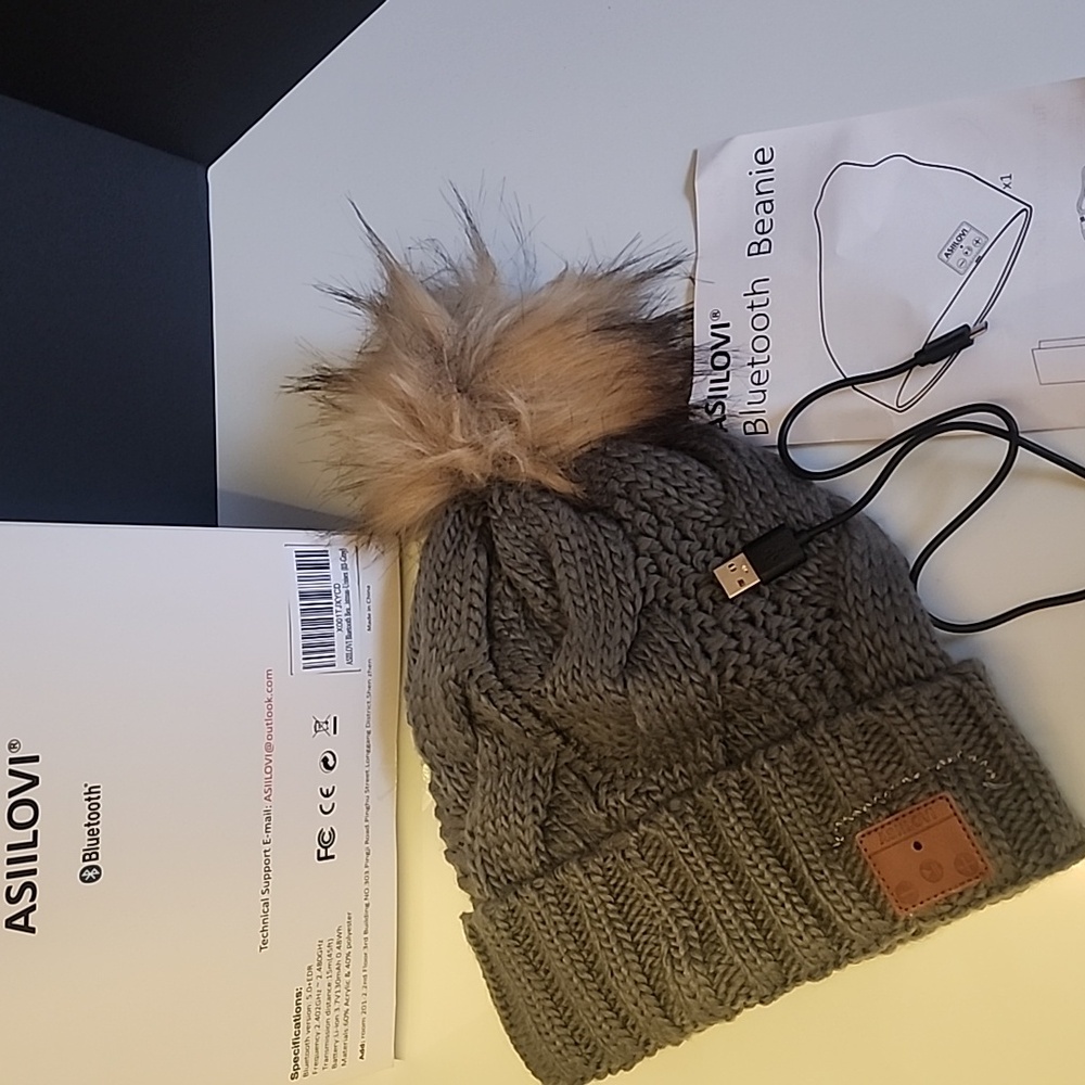 Bluetooth Knit Hat